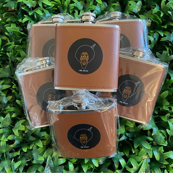 Leather Flask that holds 6ozs. - Picture 5 of 5